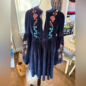 SHEIN Navy Blue Velvet Embroidered Dress